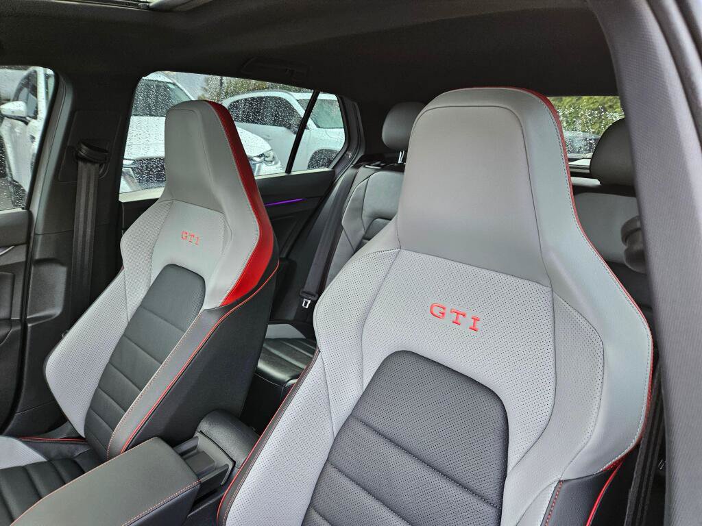Used 2025 Volkswagen GTI Autobahn FWD image 15