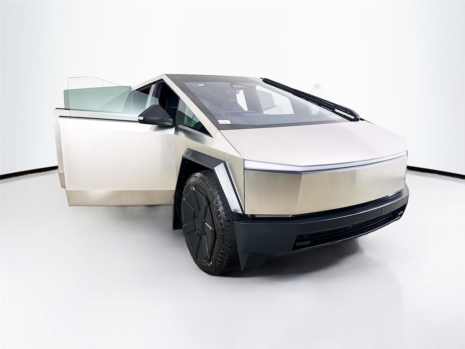 Used 2024 Tesla Cybertruck AWD Crew Cab image 31