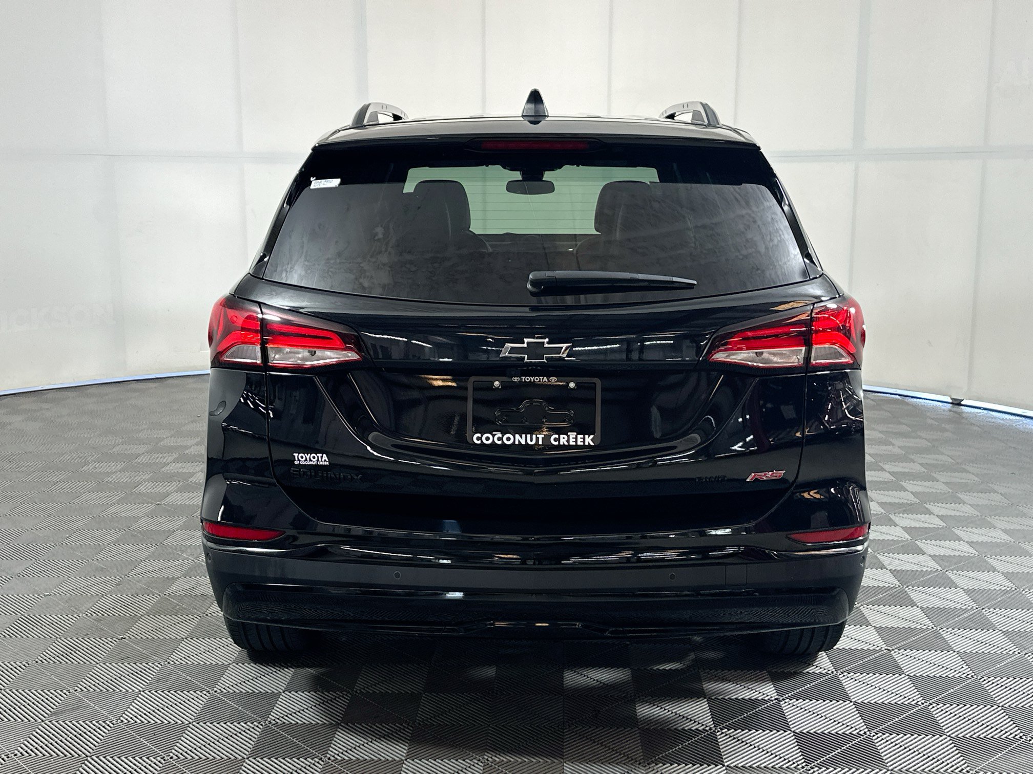 Used 2024 Chevrolet Equinox RS AWD/4WD image 4