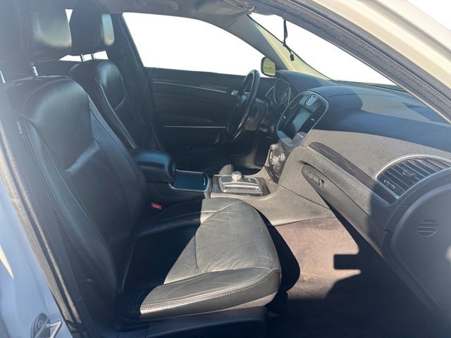 Used 2016 Chrysler 300 Limited image 12
