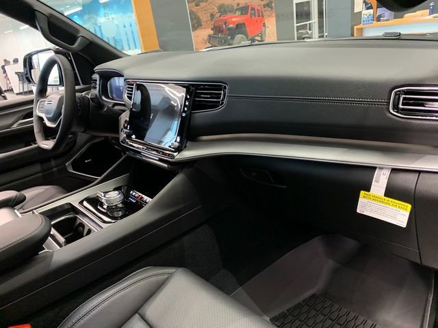 New 2026 Jeep Grand Wagoneer L Limited w/ Premium Group II image 9