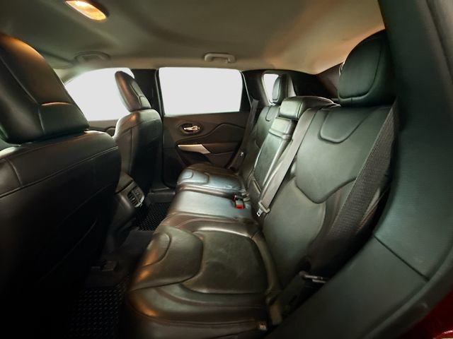 Used 2017 Jeep Cherokee Trailhawk image 25