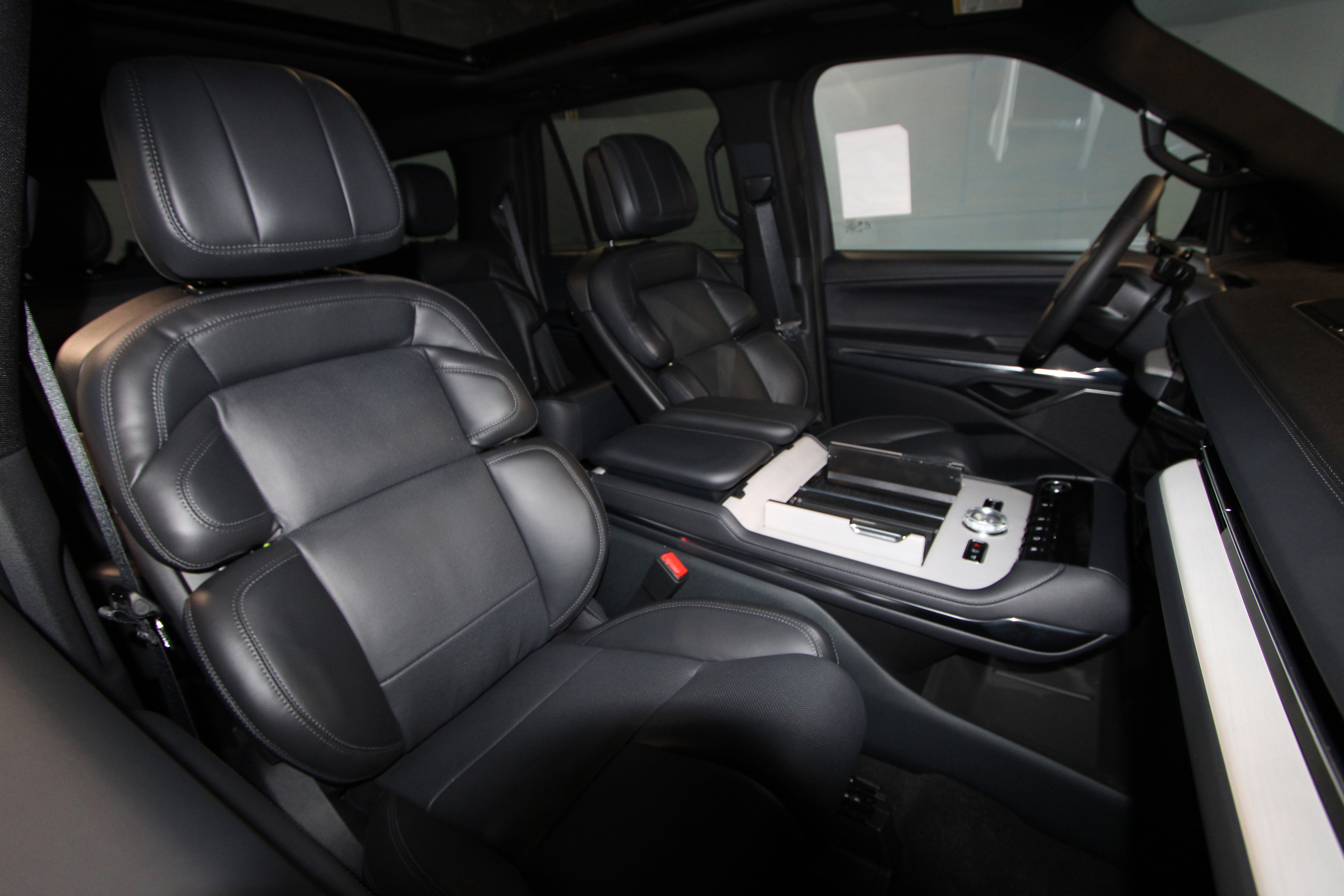 New 2025 Lincoln Navigator Reserve w/ Jet Appearance Package image 21