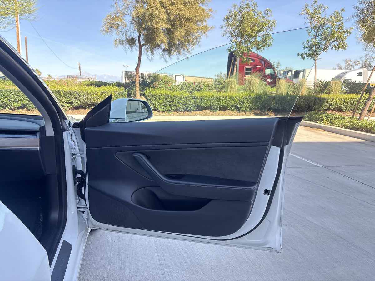 Used 2020 Tesla Model 3 Long Range image 16