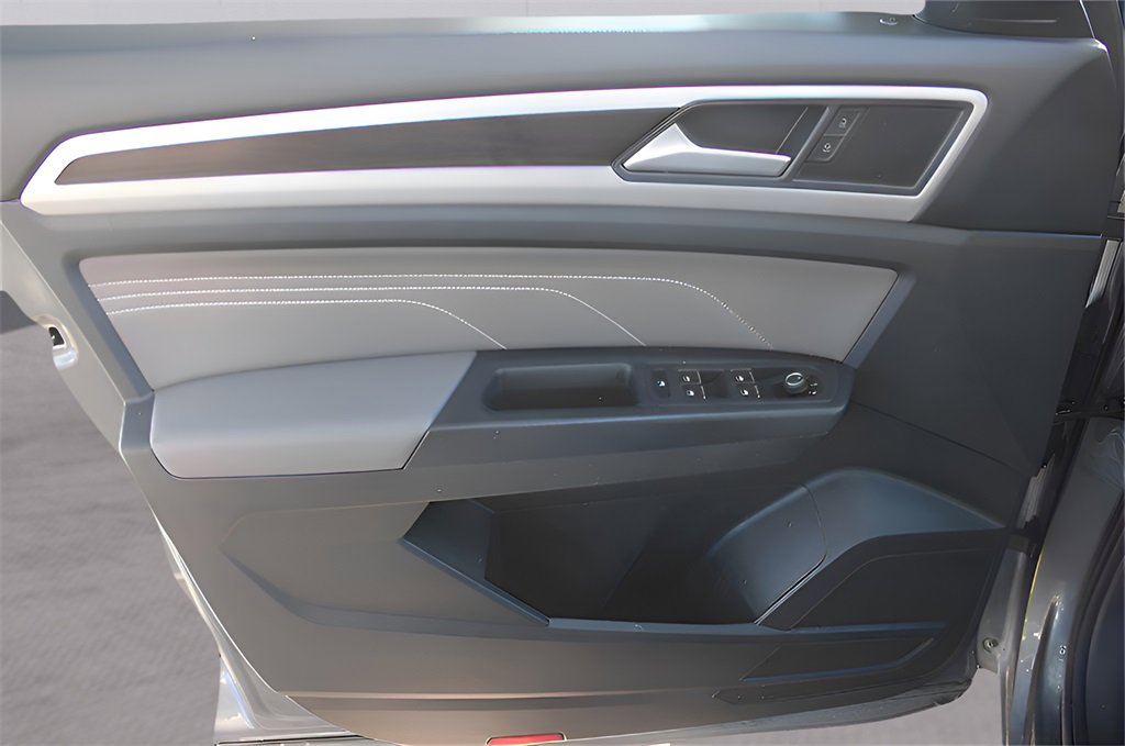 Used 2023 Volkswagen Atlas SE image 12