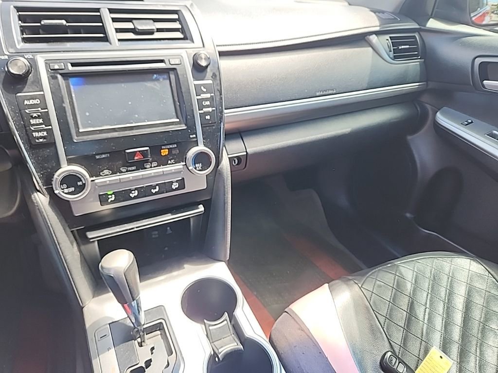 Used 2014 Toyota Camry SE image 13