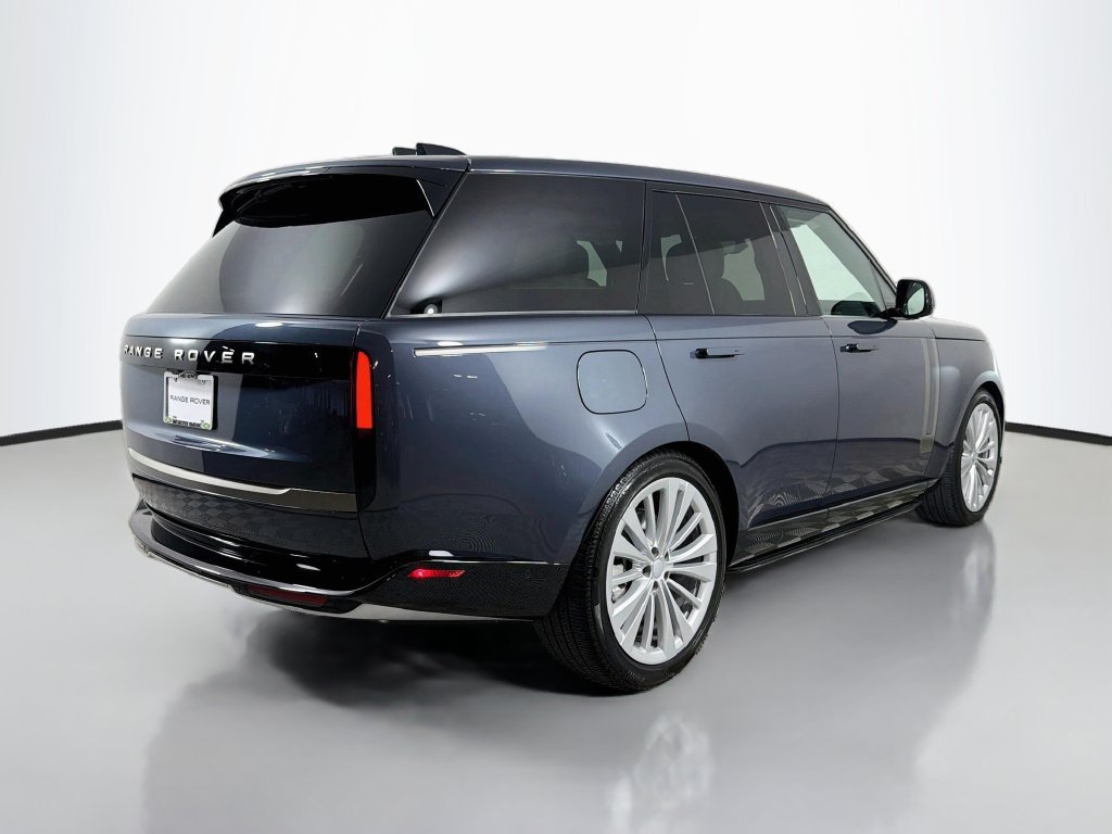 Certified 2025 Land Rover Range Rover SE AWD/4WD image 5