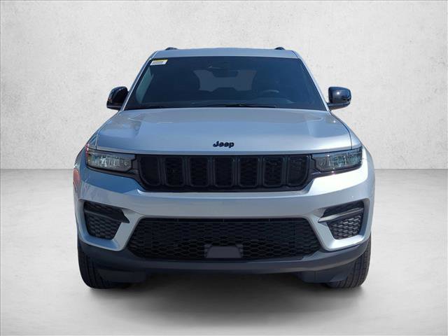 New 2025 Jeep Grand Cherokee Altitude image 5