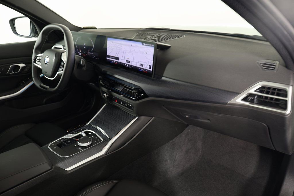 Certified 2025 BMW 330i Sedan w/ Convenience Package image 9