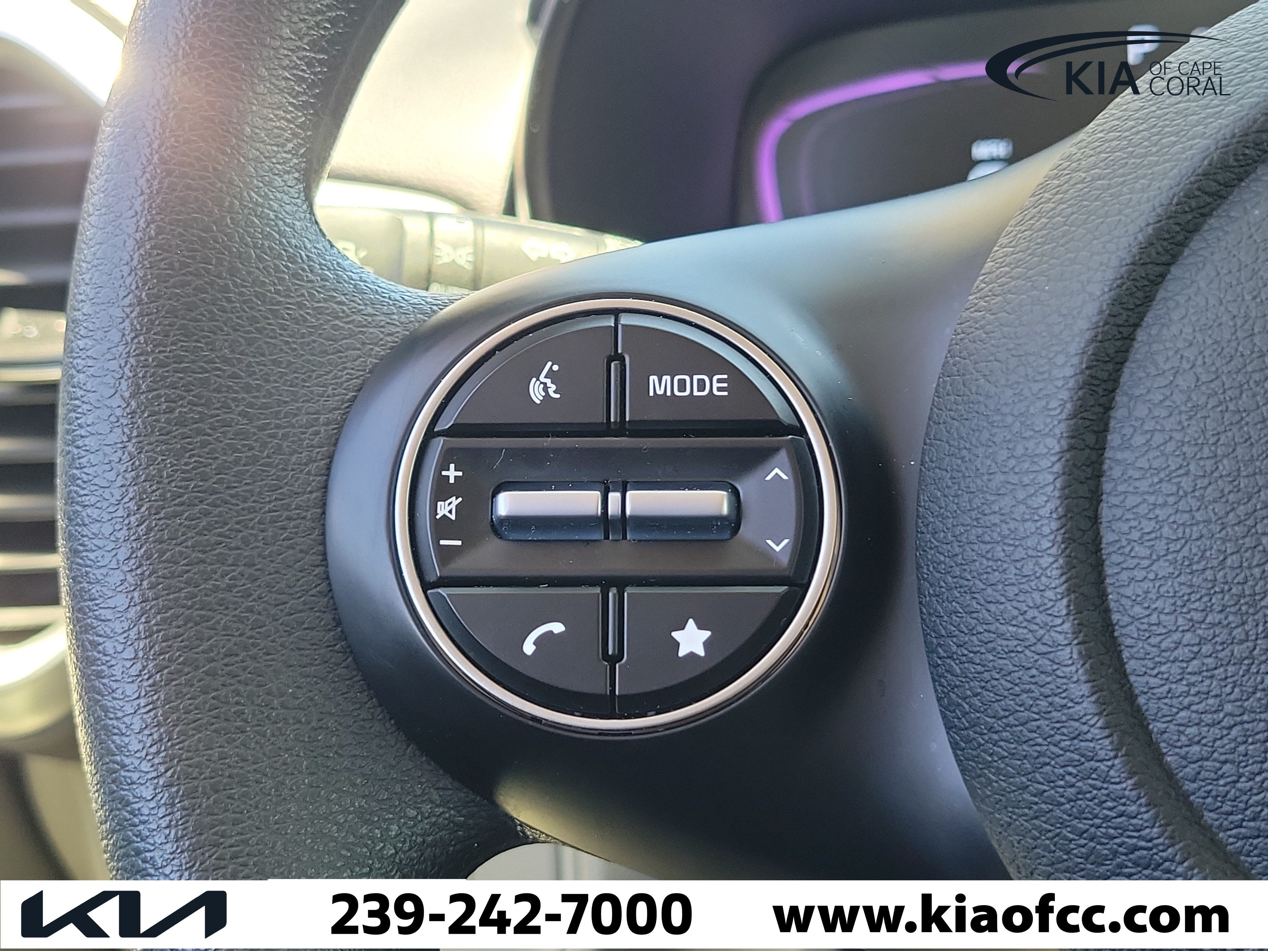 Used 2025 Kia Soul LX FWD image 26