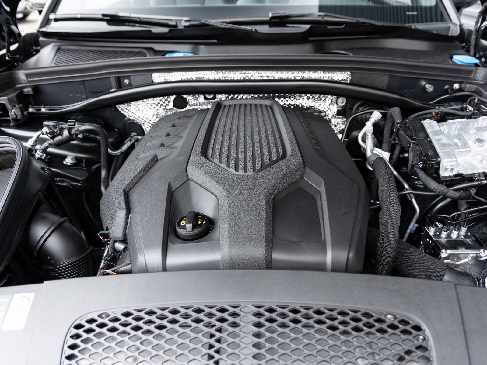 New 2026 Porsche Macan AWD/4WD image 37