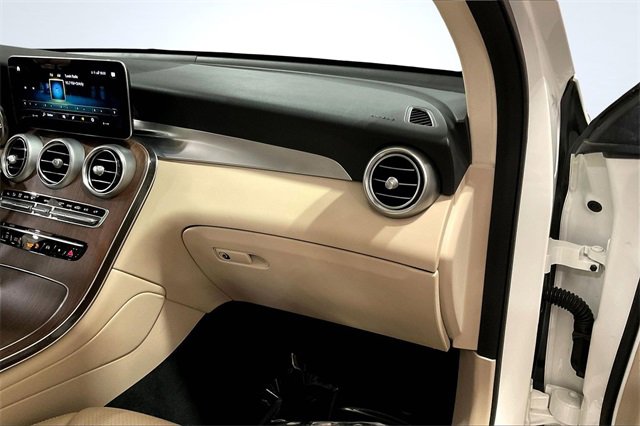 Used 2021 Mercedes-Benz GLC 300 4MATIC image 17