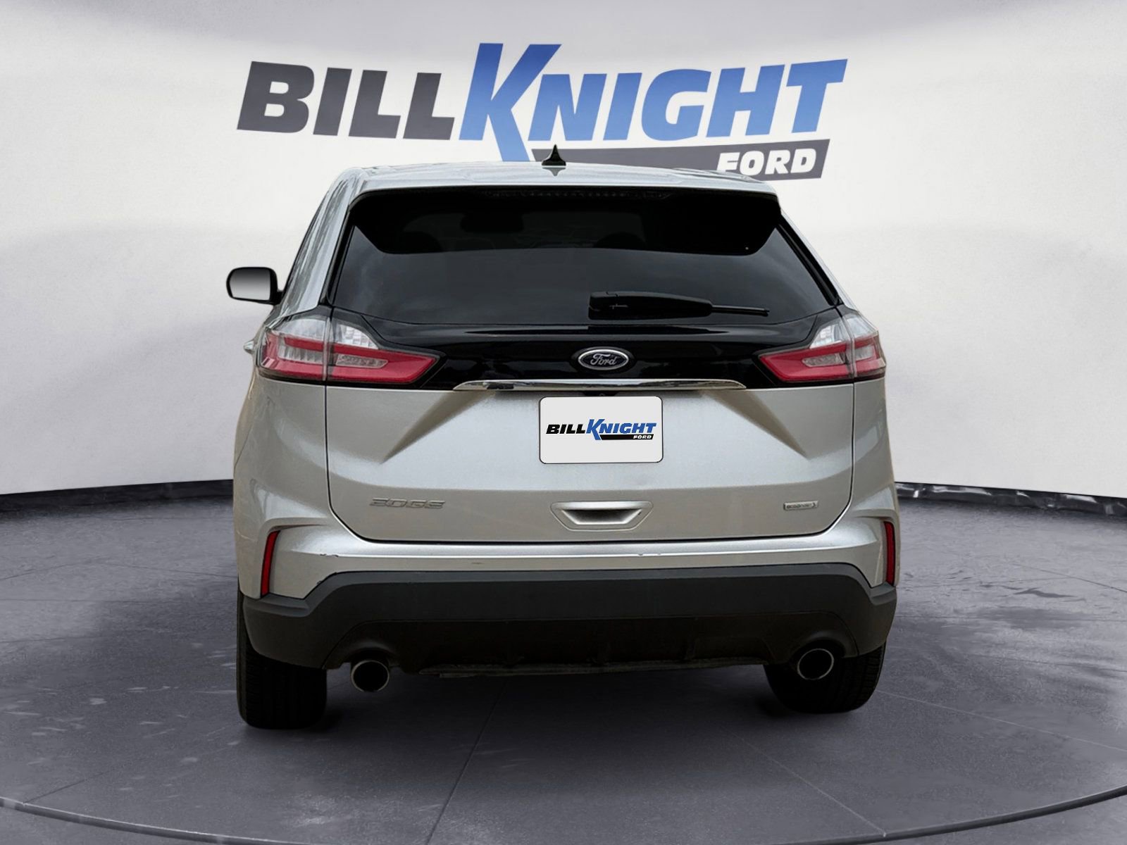 Used 2019 Ford Edge SE FWD image 4