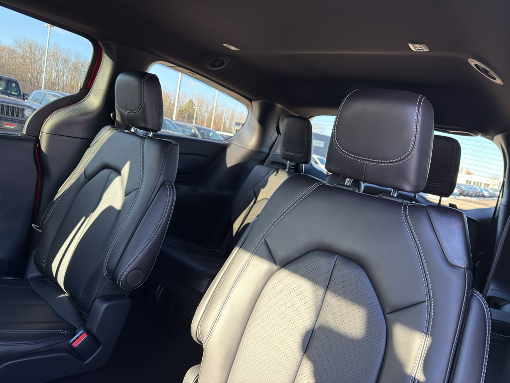 New 2026 Chrysler Pacifica Select w/ S Appearance Package FWD image 31