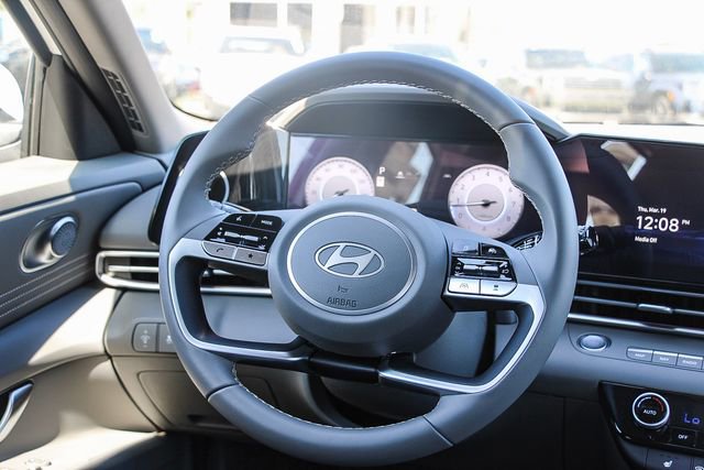New 2025 Hyundai Elantra SEL image 19