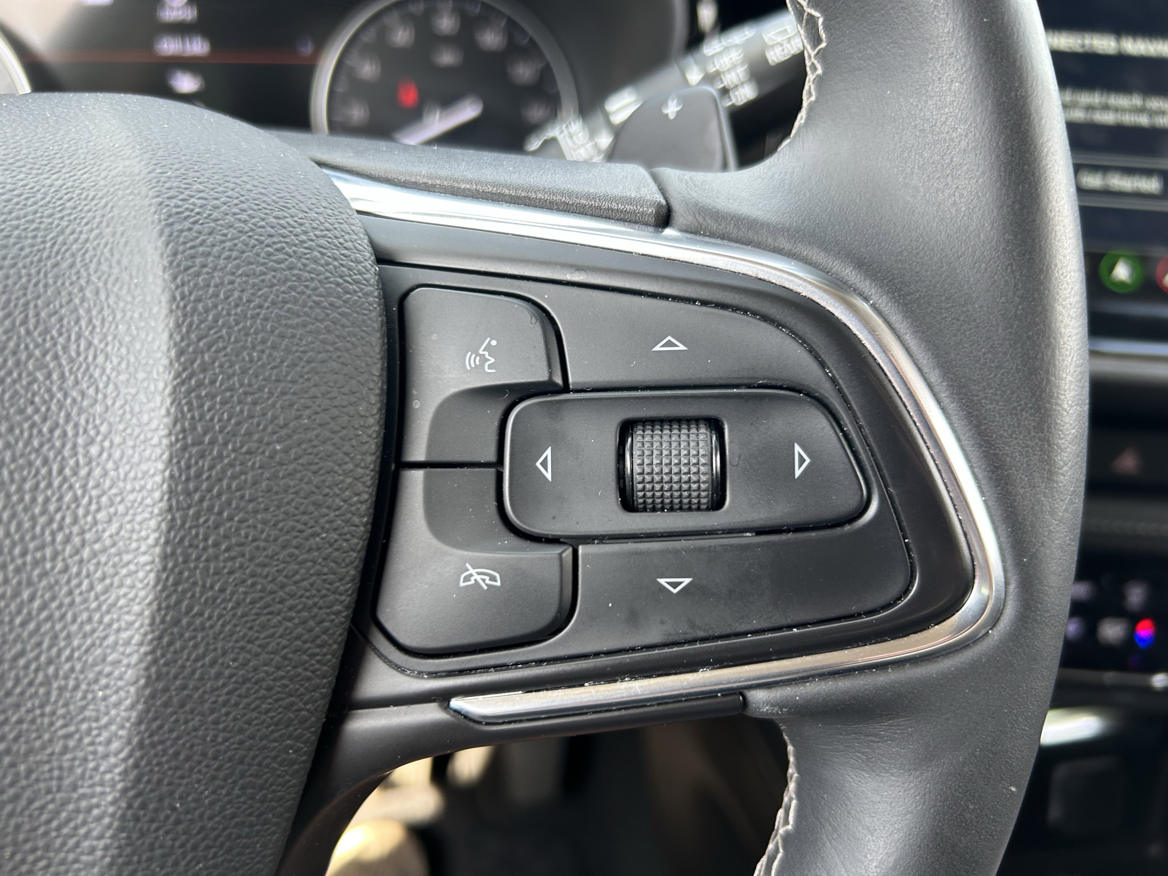 Used 2023 Buick Envision Avenir AWD/4WD image 18