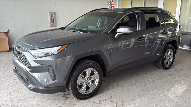 Used 2025 Toyota RAV4 LE AWD/4WD image 3