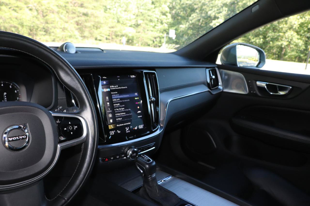 Used 2019 Volvo V60 T5 Cross Country AWD/4WD image 11