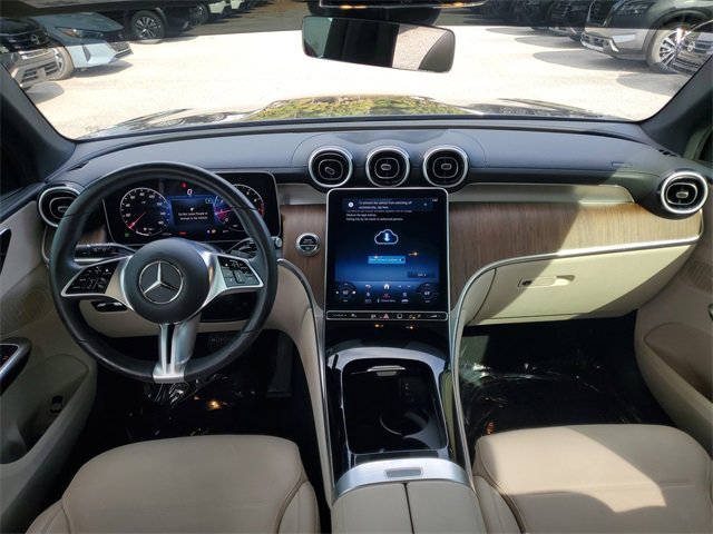 Used 2024 Mercedes-Benz GLC 300 4MATIC image 25
