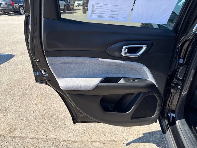 Used 2023 Jeep Compass Latitude AWD/4WD image 19