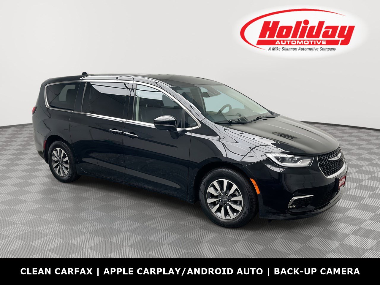 Used 2023 Chrysler Pacifica Touring-L FWD image 1