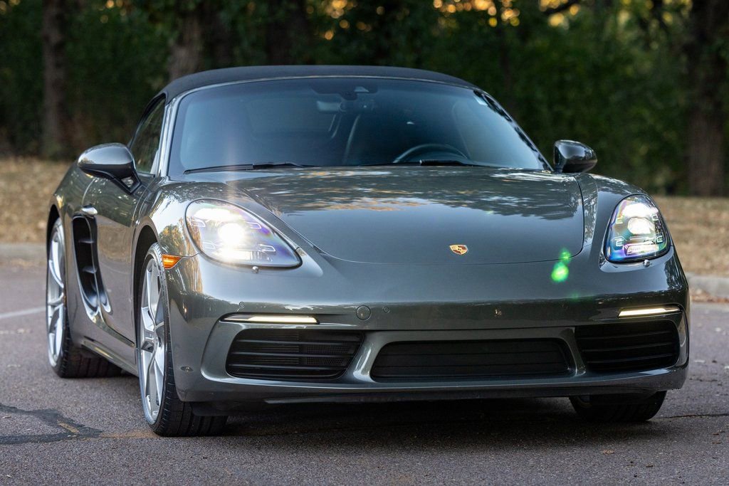 Used 2021 Porsche 718 Boxster Base w/ Premium Package image 21