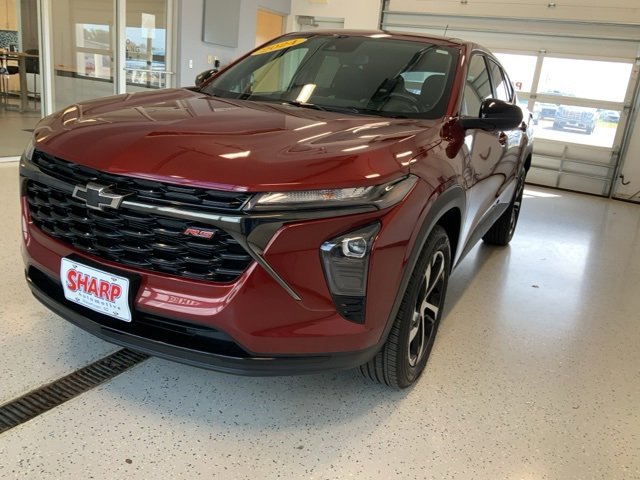 Used 2024 Chevrolet Trax RS image 4