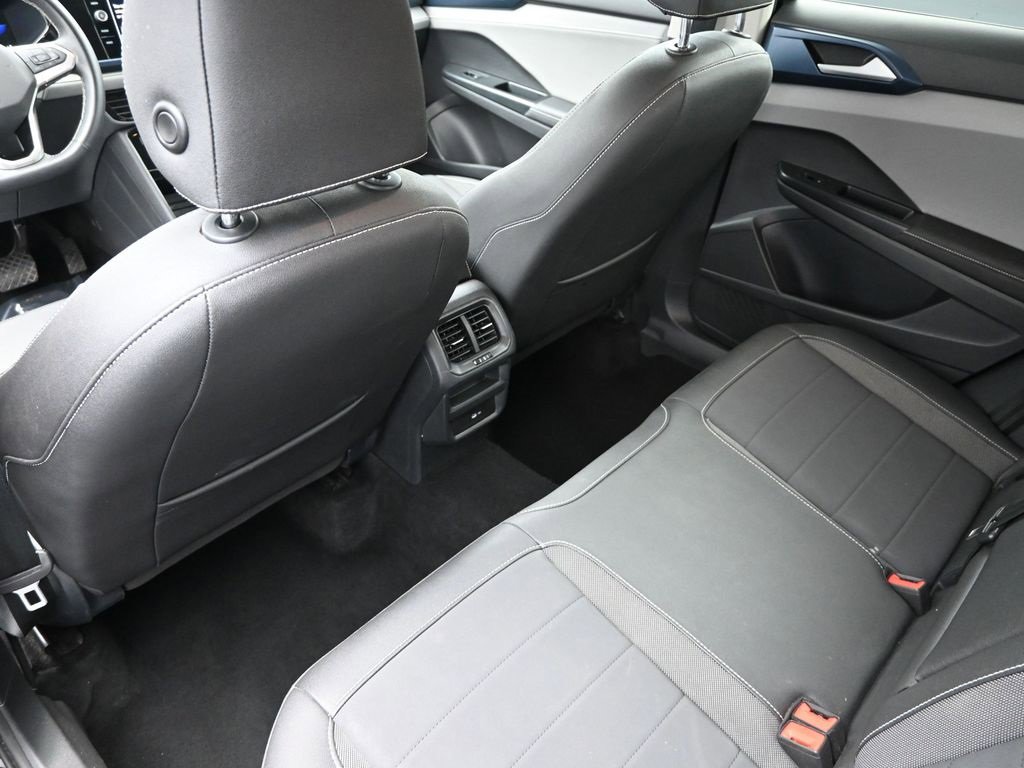 Used 2024 Volkswagen Taos SE image 14
