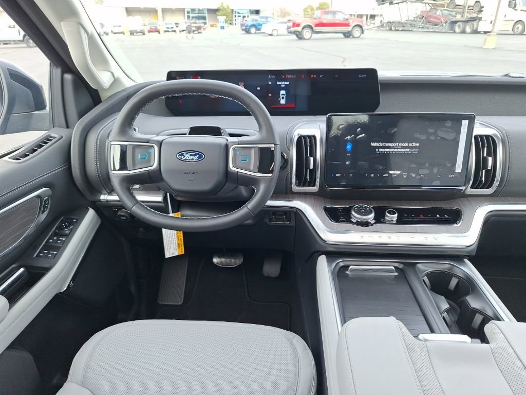 New 2026 Ford Expedition Platinum w/ Platinum Ultimate Package AWD/4WD image 7