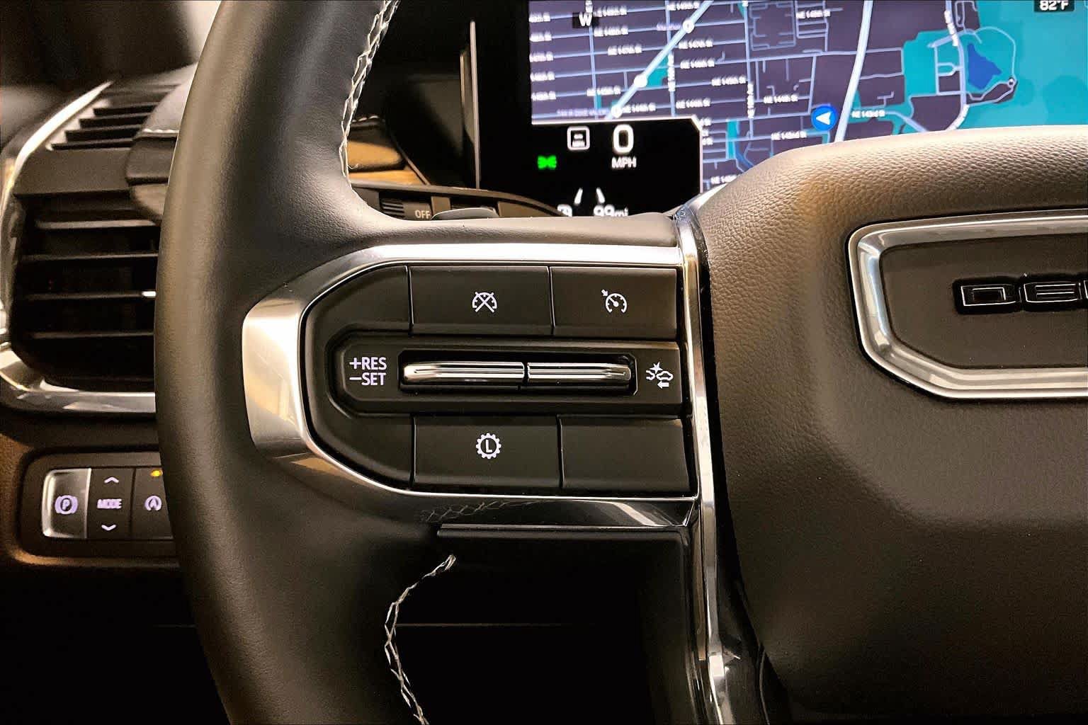 Used 2025 GMC Acadia Denali FWD image 23