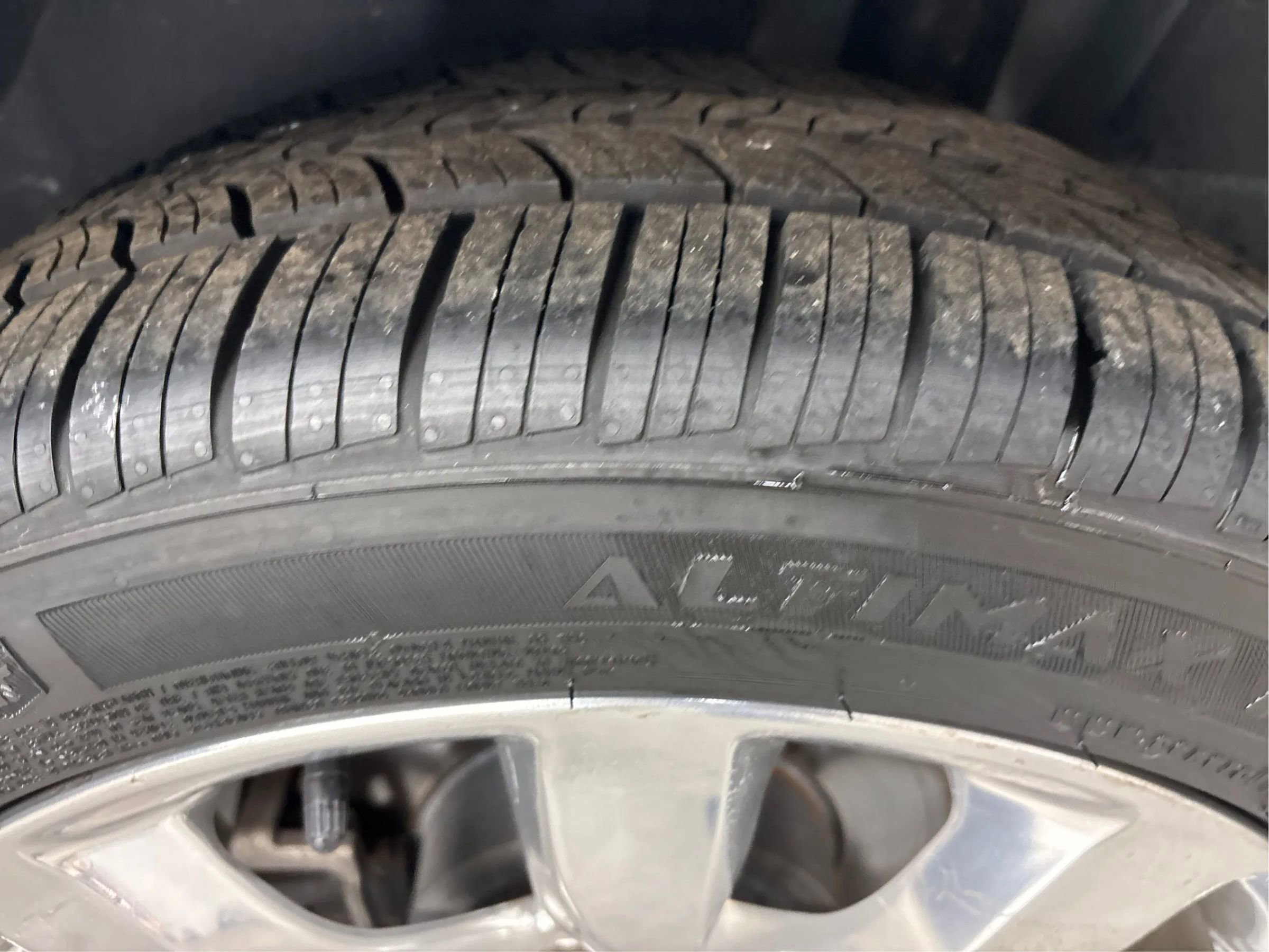 Used 2017 Chrysler 300 C image 33