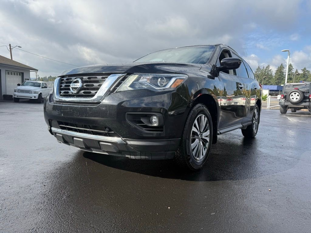 Used 2020 Nissan Pathfinder SV