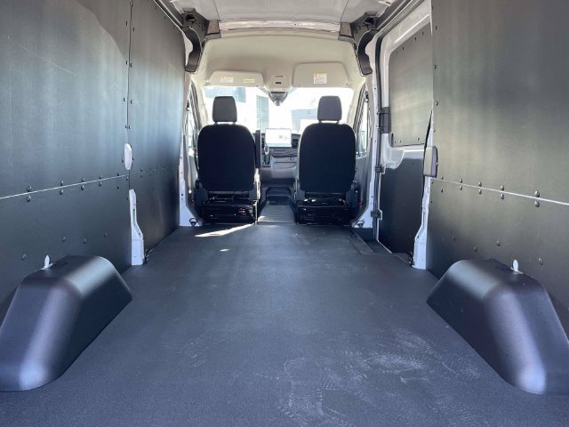 New 2026 Ford Transit 250 148 Medium Roof w/ Load Area Protection Package RWD image 8