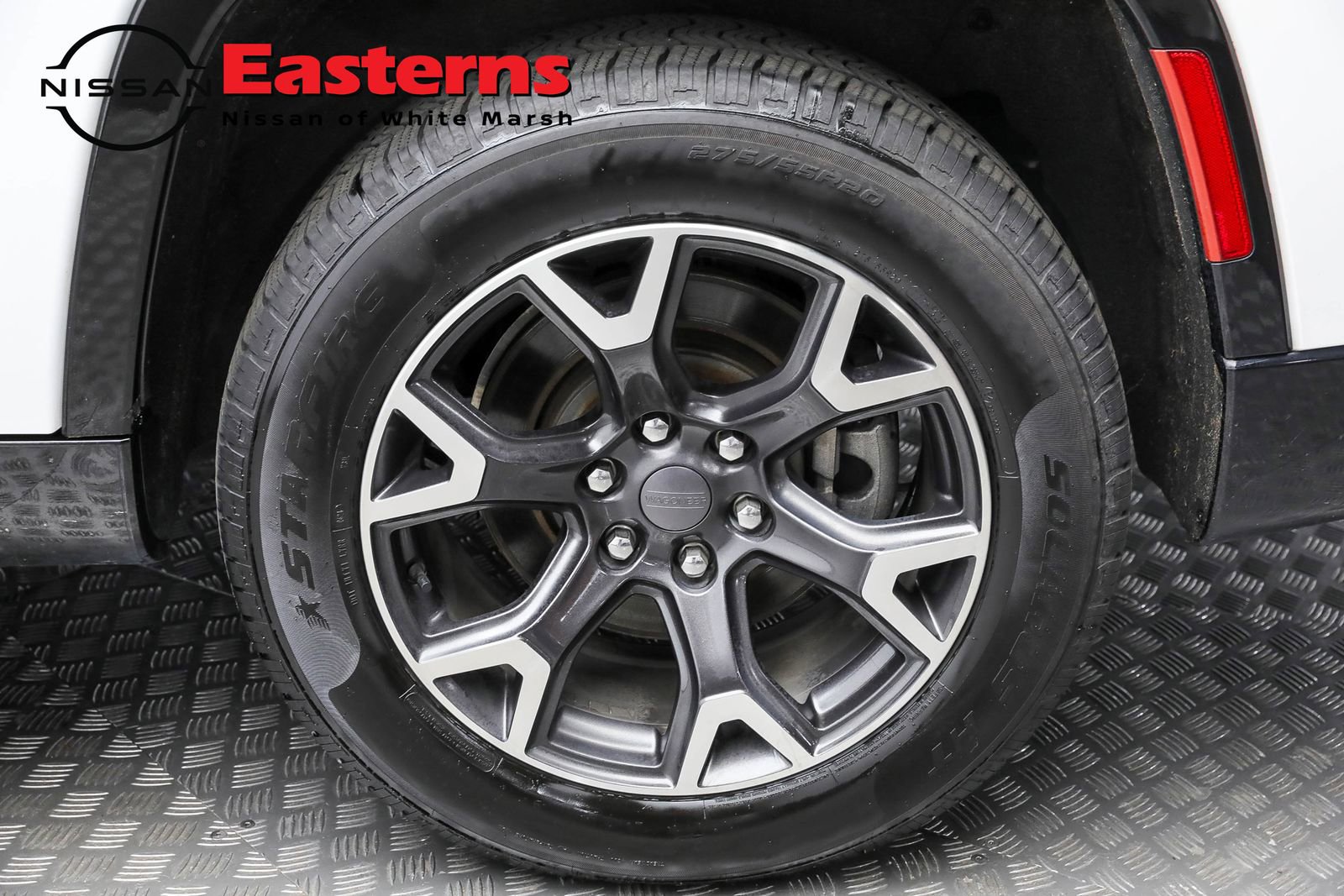 Used 2023 Jeep Wagoneer Series III w/ Preferred Equipment Group image 8