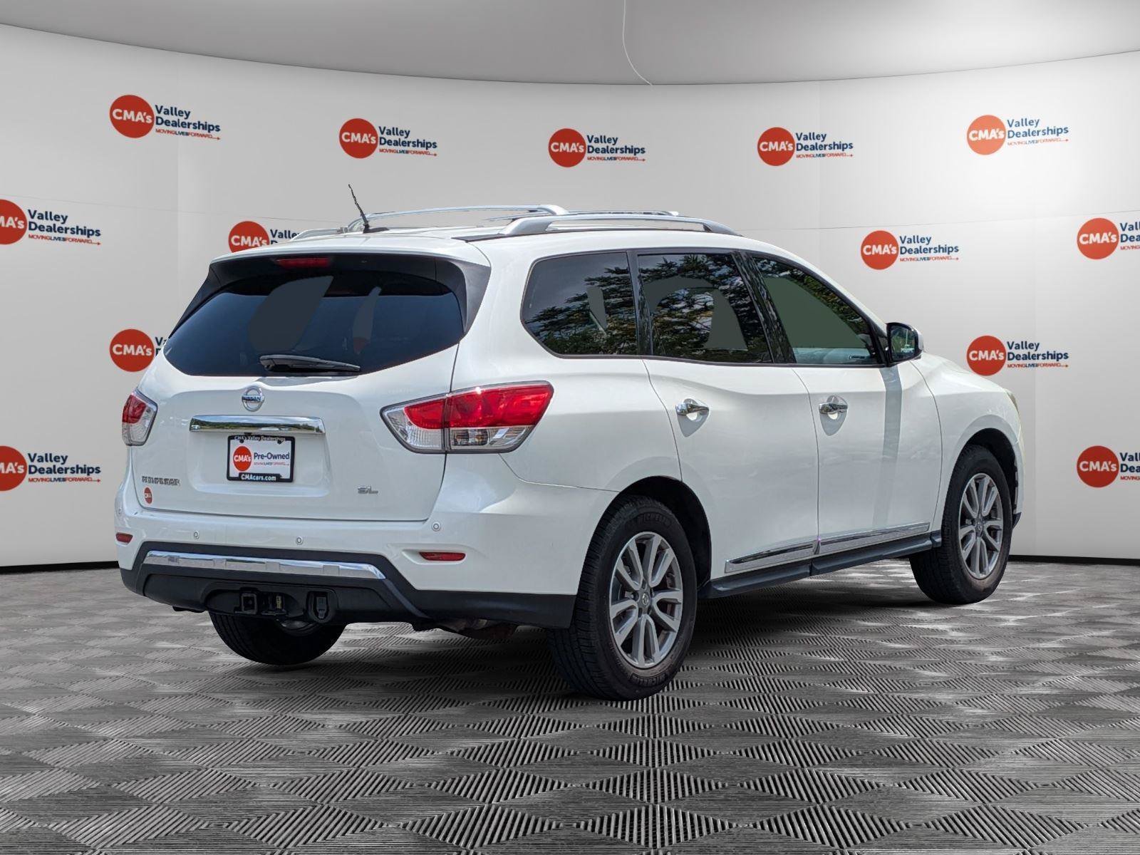 Used 2015 Nissan Pathfinder SL w/ SL Tech Package FWD image 15