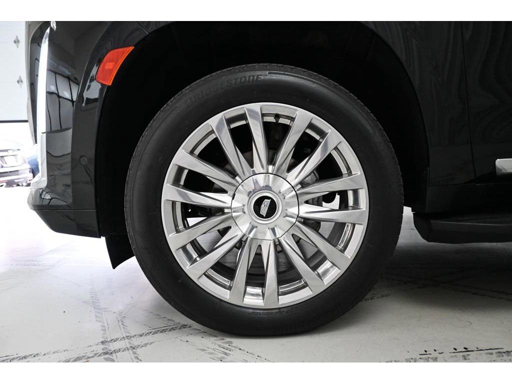 Used 2021 Cadillac Escalade Premium Luxury AWD/4WD image 24