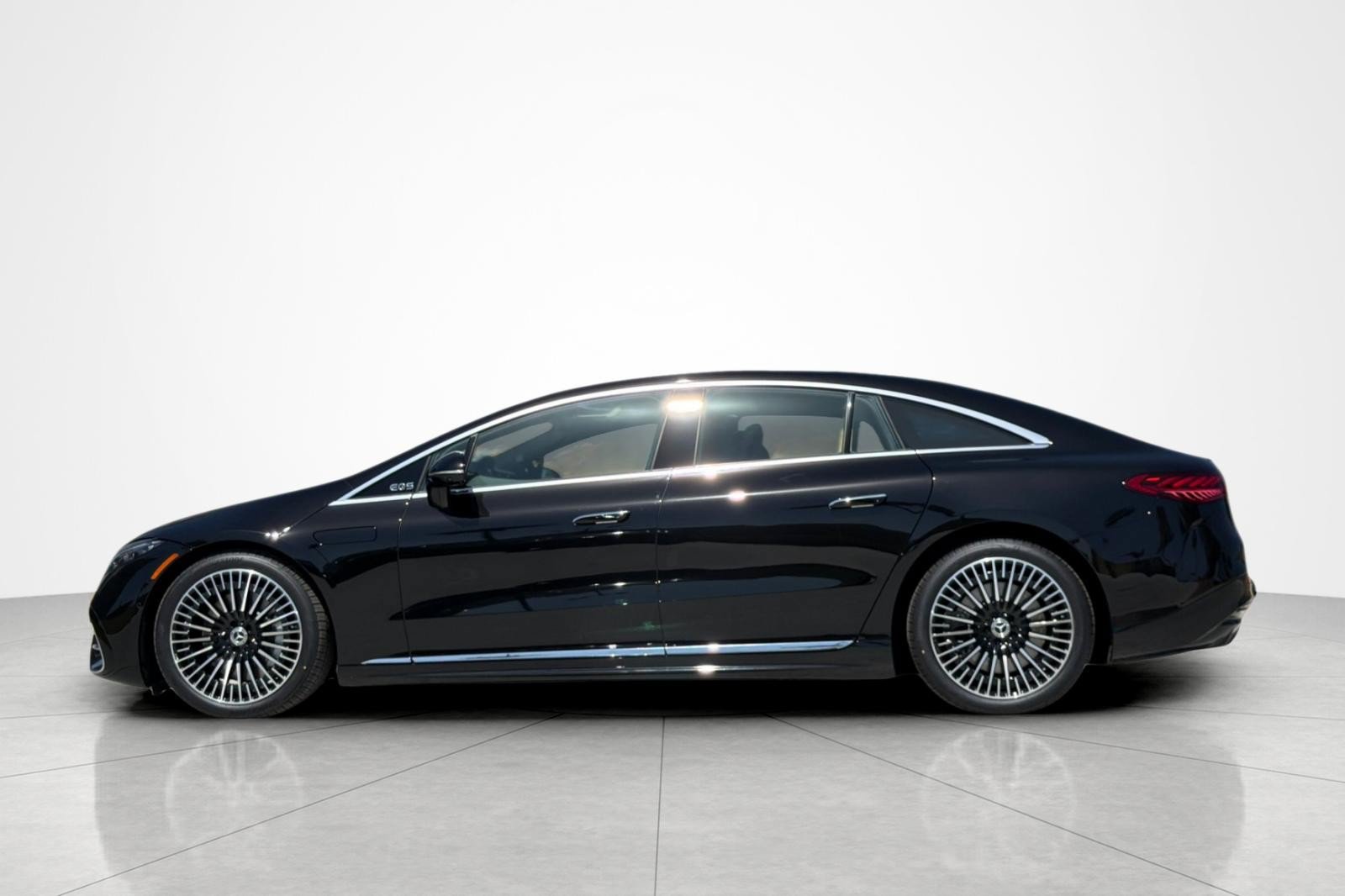 New 2026 Mercedes-Benz EQS 580 4MATIC Sedan image 2