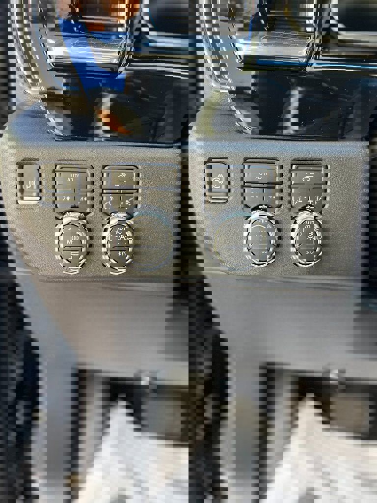 New 2025 GMC Sierra 1500 Elevation image 16