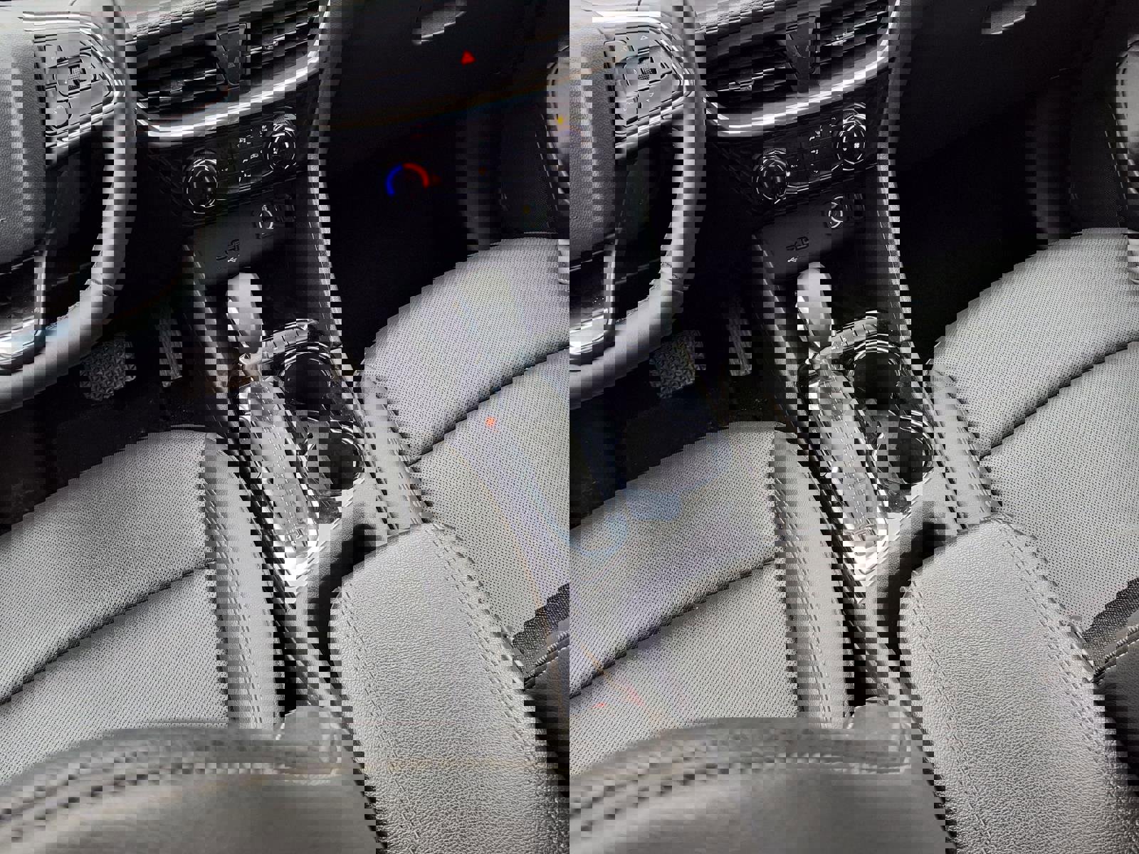 Used 2024 Buick Encore GX Sport Touring image 9