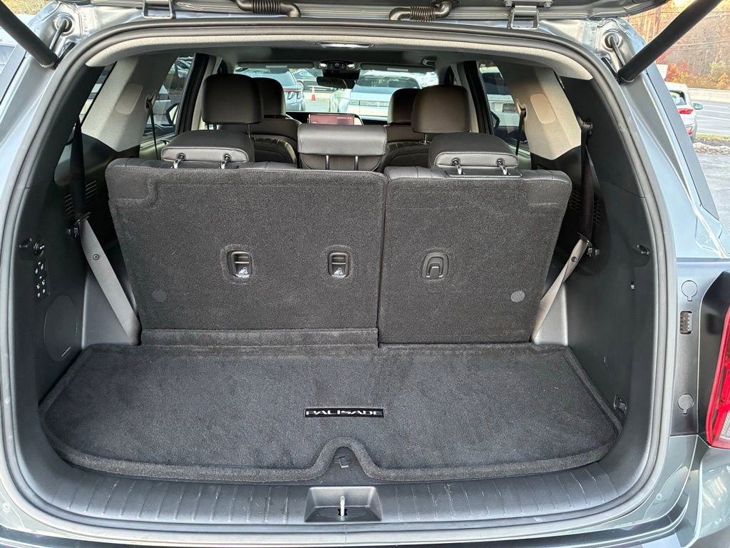Used 2023 Hyundai Palisade Limited w/ Cargo Package image 13