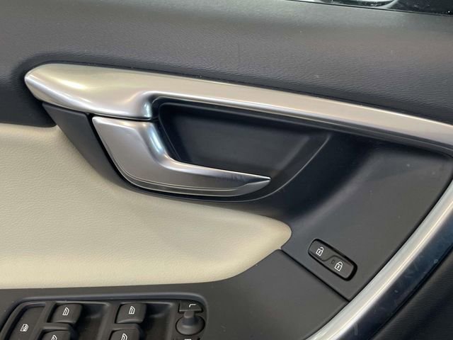 Used 2018 Volvo S60 T5 Dynamic w/ Protection Package image 27