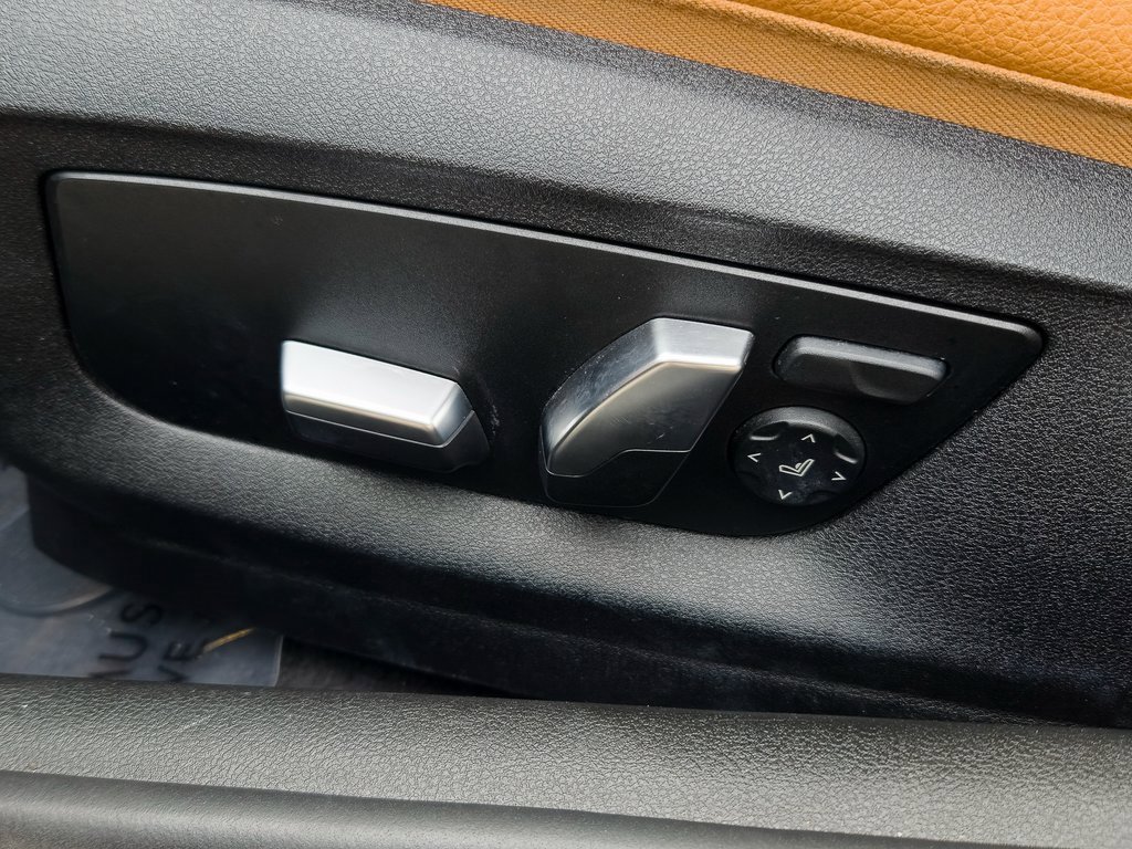 Used 2019 BMW 540i w/ Convenience Package image 11