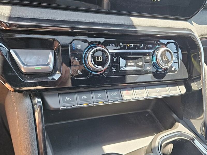 Used 2024 GMC Sierra 1500 AT4 w/ AT4 Preferred Package image 22