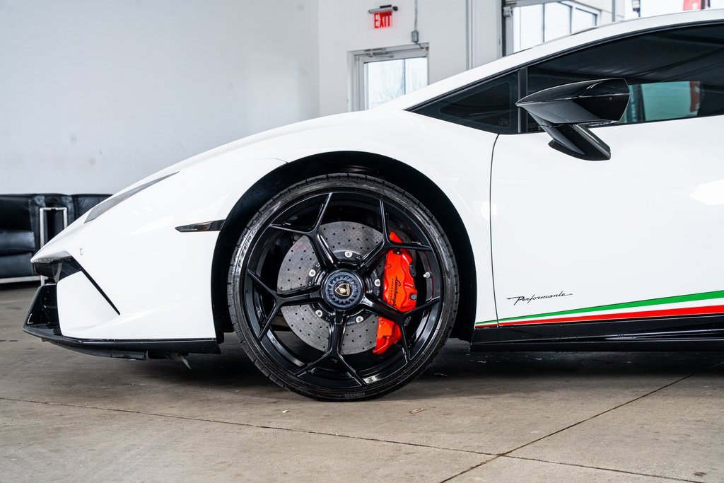 Used 2018 Lamborghini Huracan Performante image 9