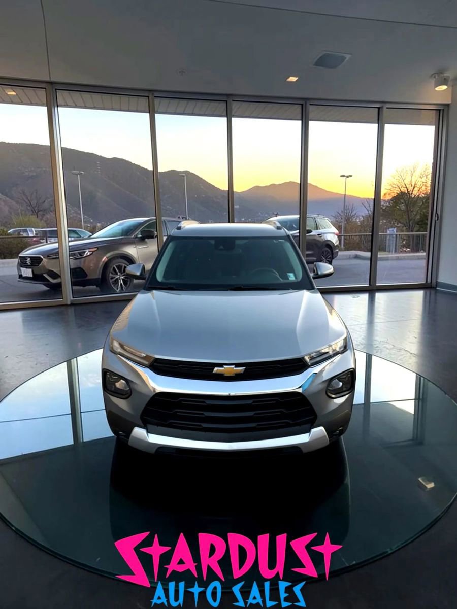 Used 2023 Chevrolet TrailBlazer LT FWD image 3