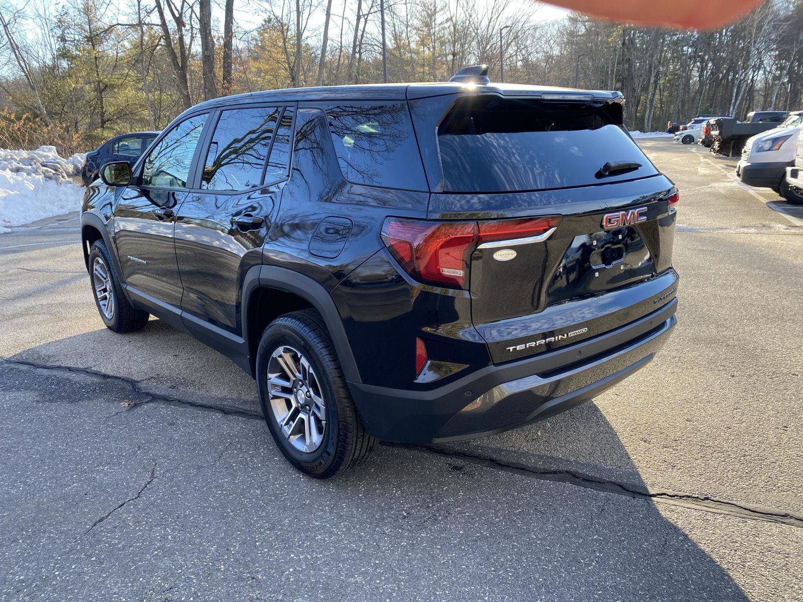 Used 2025 GMC Terrain Elevation image 5