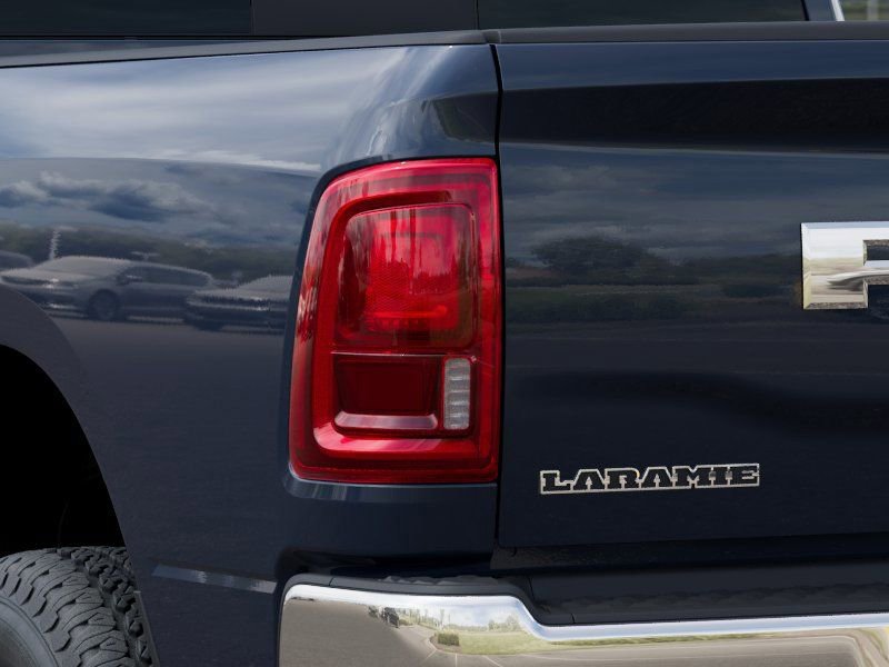 New 2026 RAM 2500 Laramie AWD/4WD image 9