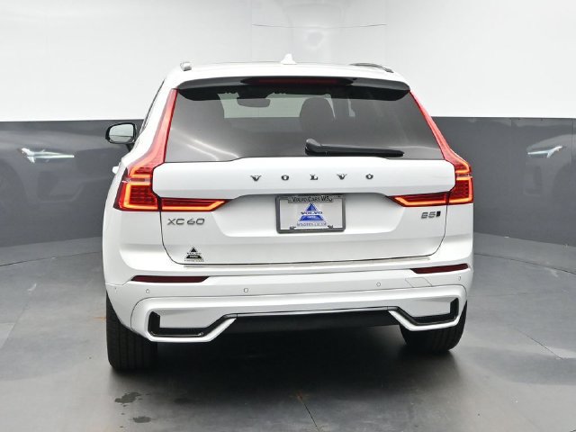 Used 2024 Volvo XC60 B5 Plus w/ Protection Package Premier AWD/4WD image 7