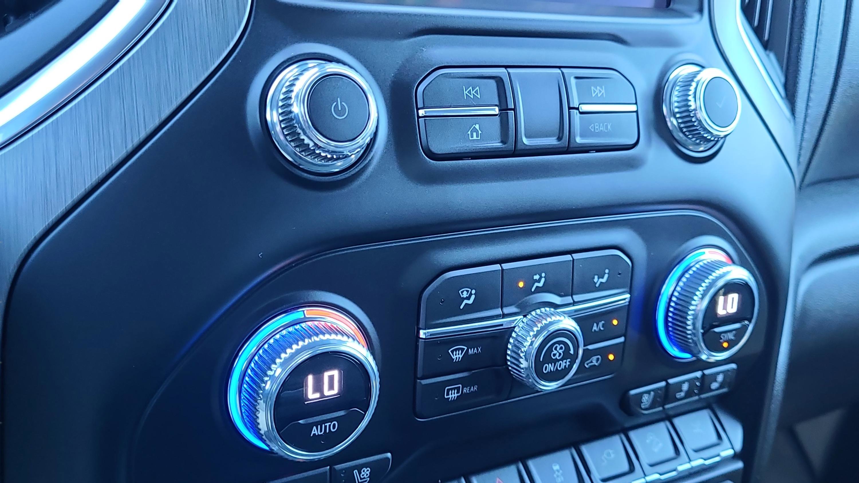 Used 2023 GMC Sierra 2500 Denali w/ Denali Black Diamond Edition AWD/4WD image 23