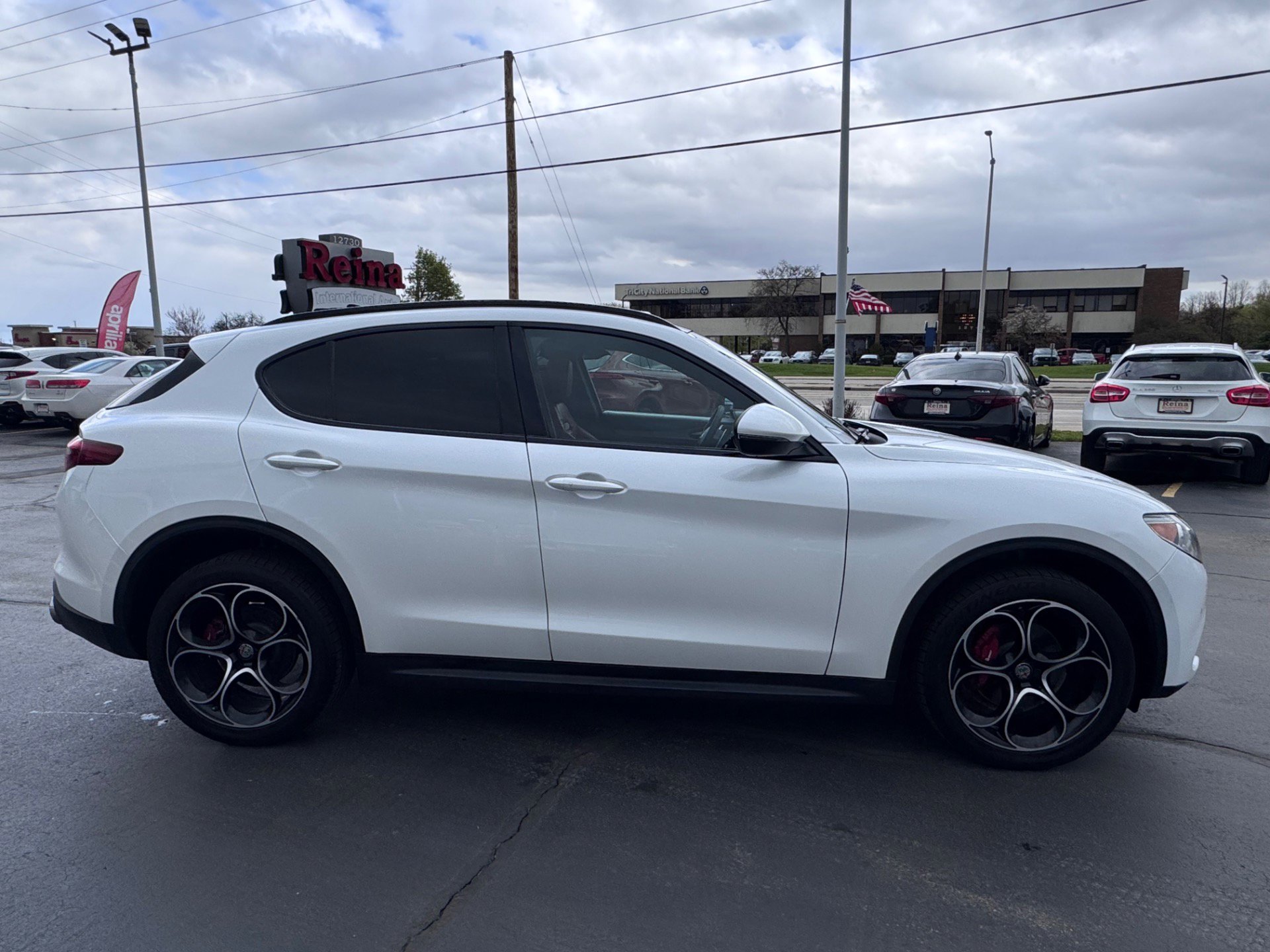 Used 2019 Alfa Romeo Stelvio Ti Sport w/ Quick Order Package 22S Sport AWD/4WD image 16